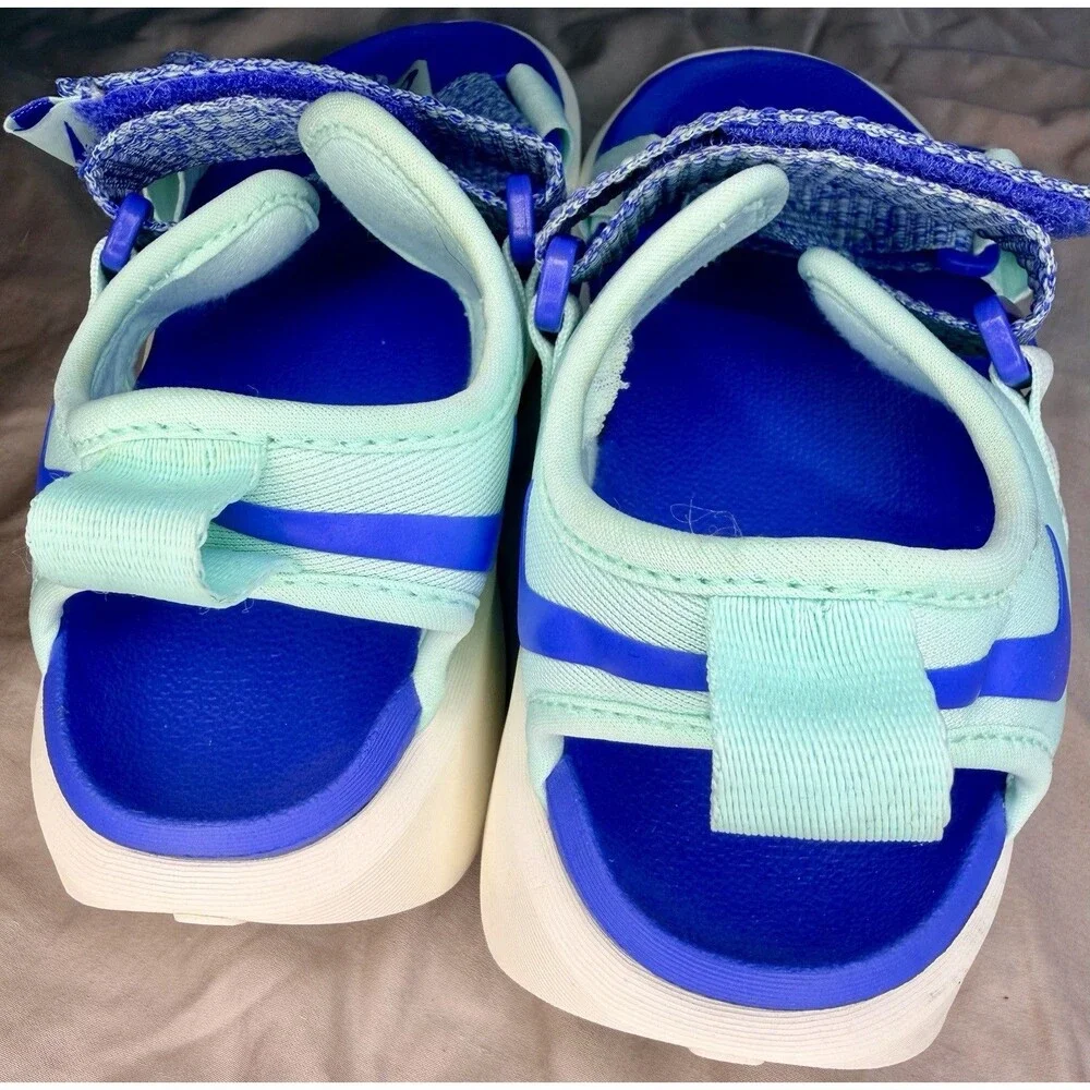 Nike Women's Vista NA Sandals in 
